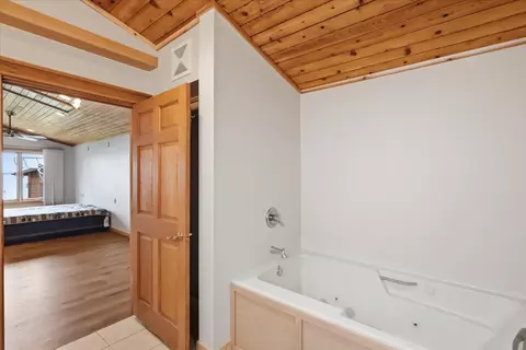 Bath - 1807 Everett Bay Rd, Tower, MN 55790 photo 1 of 6