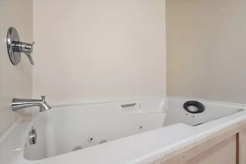 Bath - 1807 Everett Bay Rd, Tower, MN 55790 photo 6 of 6