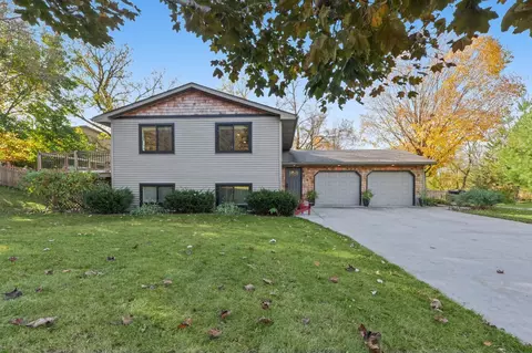 8784 Woodlawn Dr, Rockford, MN 55373