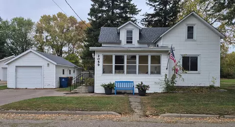 2059 2nd St, White Bear Lake, MN 55110