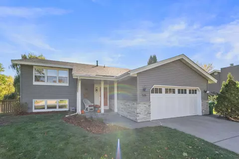 526 Elaine Ave, Shoreview, MN 55126