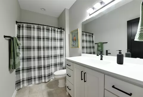 Bath - 3155 Archer Pl S, Fargo, ND 58104 photo 1 of 4