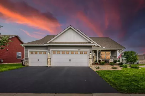 6199 Jasmine Bay Bay S, Cottage Grove, MN 55016