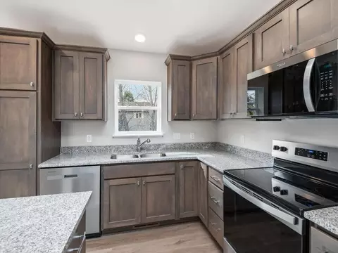 Kitchen - 2083 River Bend Trl, Mayer, MN 55360 photo 4 of 5