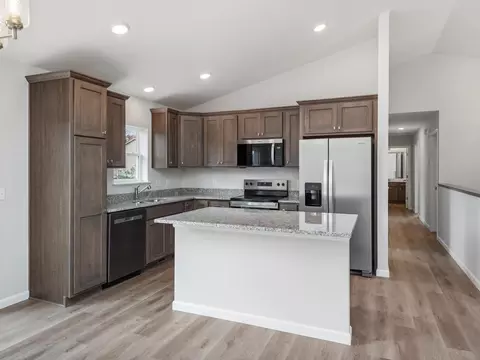 Kitchen - 2083 River Bend Trl, Mayer, MN 55360 photo 2 of 5