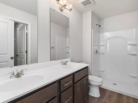 Bath - 2083 River Bend Trl, Mayer, MN 55360 photo 1 of 3