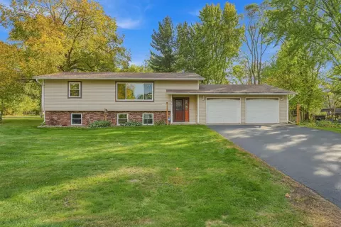 16701 Upper 4th St N, Lakeland, MN 55043