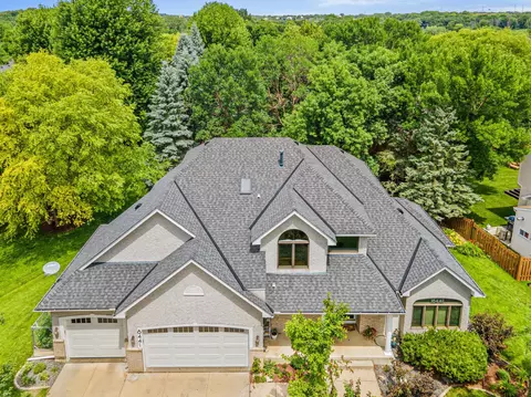 8441 W Lake Dr, Chanhassen, MN 55317