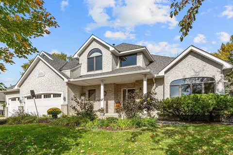 8441 W Lake Dr, Chanhassen, MN 55317