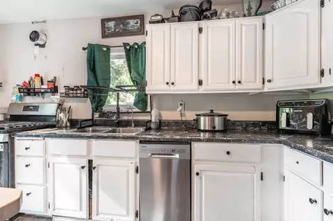 Kitchen - 810 E Junius Ave, Fergus Falls, MN 56537 photo 2 of 4