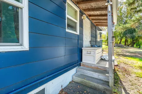 Exterior - 810 E Junius Ave, Fergus Falls, MN 56537 photo 1 of 8