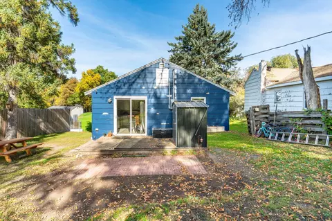 Exterior - 810 E Junius Ave, Fergus Falls, MN 56537 photo 3 of 8