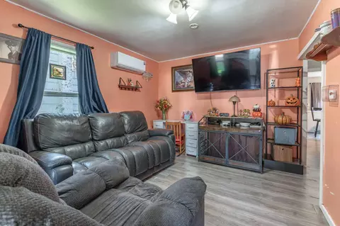 Living - 810 E Junius Ave, Fergus Falls, MN 56537 photo 1 of 2