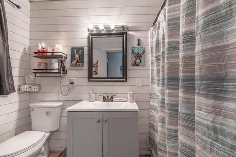 Bath - 810 E Junius Ave, Fergus Falls, MN 56537 photo 1 of 1