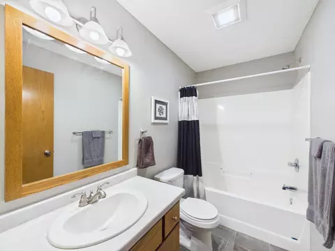 Bath - 6724 Black Spruce St, Saint Cloud, MN 56303 photo 2 of 2