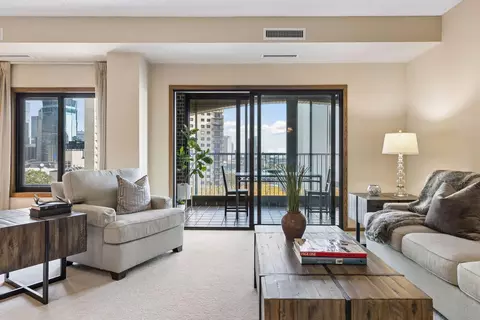 1235 Yale Pl #908, Minneapolis, MN 55403