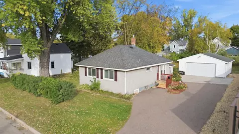 2063 2nd St, White Bear Lake, MN 55110