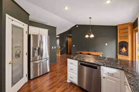 Kitchen - 10033 13th Ave, Becker, MN 55308 photo 4 of 4