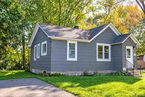 1960 Ide St, Maplewood, MN 55109