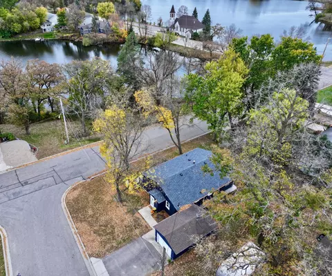 213 1st Ave SE, New London, MN 56273