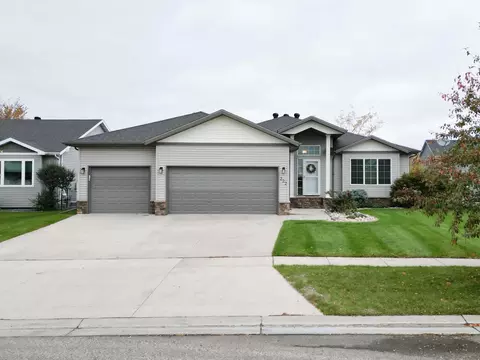 222 30th Ave E, West Fargo, ND 58078