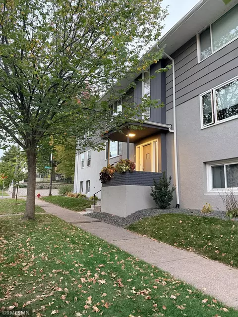 45 Albert St S #2, Saint Paul, MN 55105