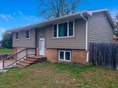12520 Pineview Trl, Dayton, MN 55327