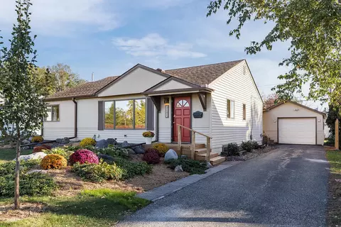 9021 Club Rd, Saint Louis Park, MN 55426