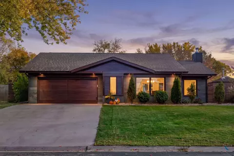 1431 80th St, Victoria, MN 55386
