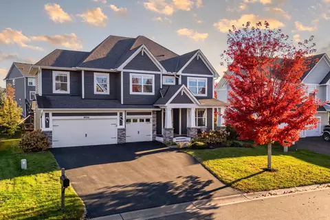 9930 Arrowwood Trl, Woodbury, MN 55129