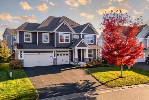 9930 Arrowwood Trl, Woodbury, MN 55129