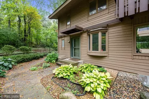 116 Birnamwood Dr, Burnsville, MN 55337