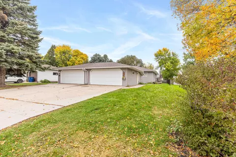 1326 35th Ave S, Moorhead, MN 56560