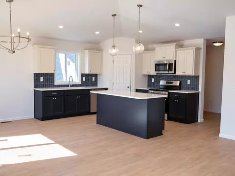 Kitchen - 6013 80 Ave S, Horace, ND 58047 photo 5 of 5