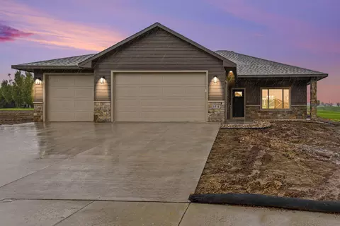 1511 Buffalo Ridge Dr, Luverne, MN 56156
