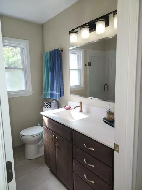 Bath - 7315 E River Rd, Fridley, MN 55432 photo 3 of 4