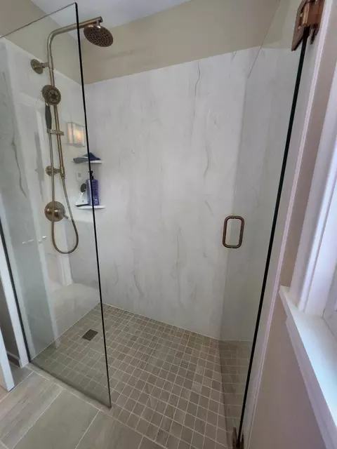 Bath - 7315 E River Rd, Fridley, MN 55432 photo 2 of 4