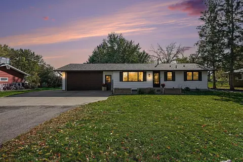 6911 Faricy Ln, Prior Lake, MN 55372