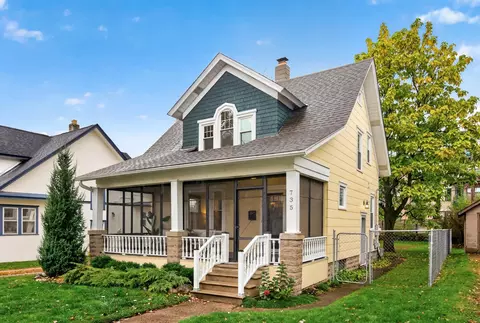 735 Curfew St, Saint Paul, MN 55114