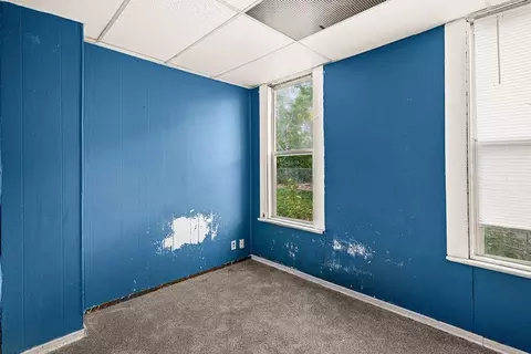 Bedroom - 12 E 5th St, Duluth, MN 55805 photo 2 of 11