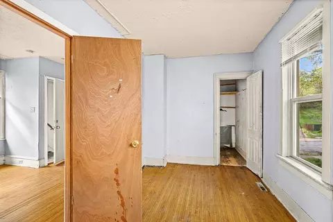 Bedroom - 12 E 5th St, Duluth, MN 55805 photo 7 of 11