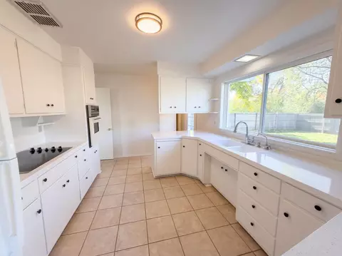 Kitchen - 1311 15th Ave S, Saint Cloud, MN 56301 photo 1 of 7