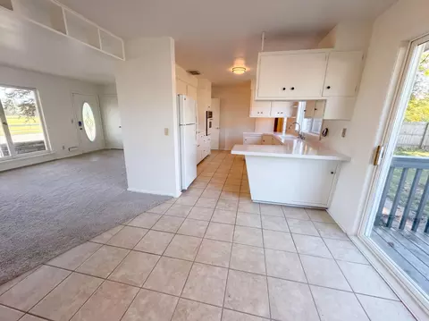Kitchen - 1311 15th Ave S, Saint Cloud, MN 56301 photo 6 of 7