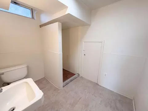Bath - 1311 15th Ave S, Saint Cloud, MN 56301 photo 2 of 3