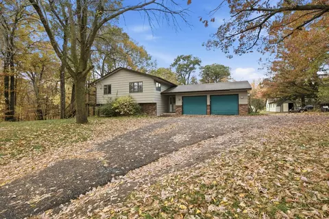 825 Chestnut St, Taylors Falls, MN 55084