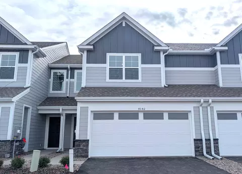 4042 Hayward Ave N, Oakdale, MN 55128