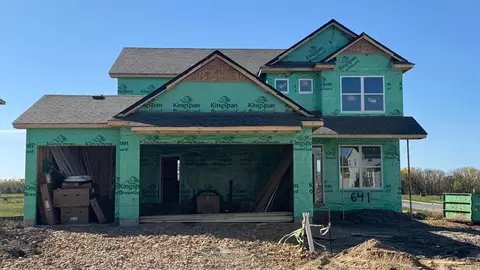 641 Sierra Pkwy, Waconia, MN 55387