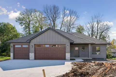 1239 Bellflower Ln, Owatonna, MN 55060