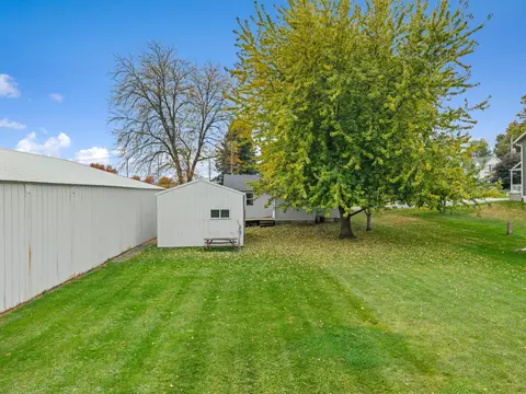Exterior - 820 2nd Ave SW, Plainview, MN 55964 photo 5 of 5
