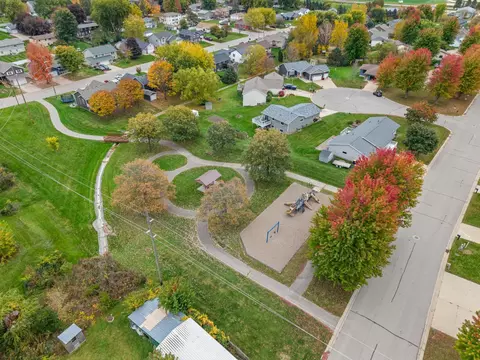 View/Area - 820 2nd Ave SW, Plainview, MN 55964 photo 2 of 5